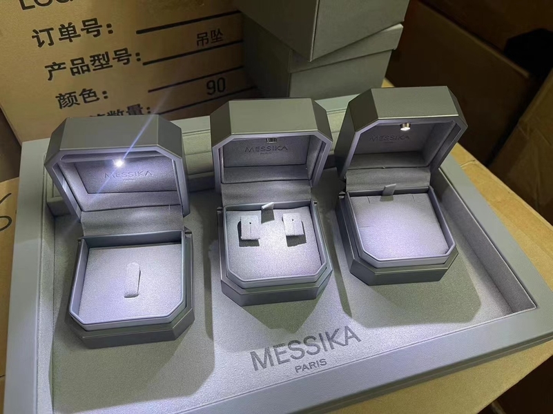 중국 최상 18K 금 다이아몬드 귀걸이 판매에