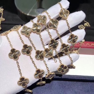 Custom Brand jewelry for sale Magnificent , 18K Yellow Gold Vintage  Bracelet luxury jewelry brands