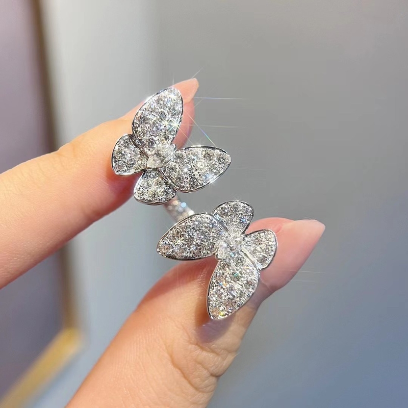 Luxurious 18K White Gold Diamond Prong Setting High Polish Mirror Quality Brand