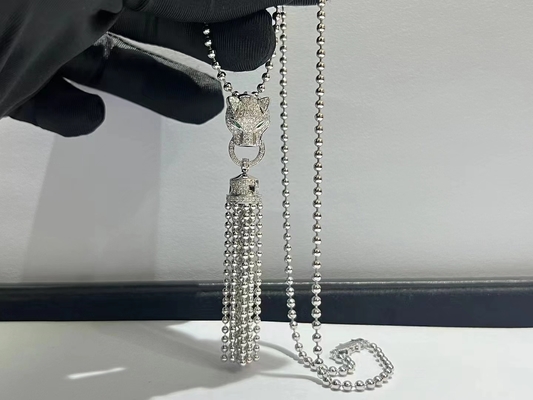 카티어 18K 화이트 골드 에메랄드와 다이아몬드 판테레 드 카티어 목걸이