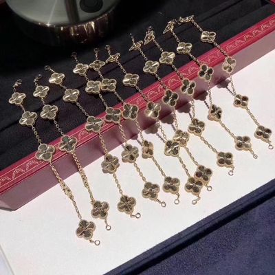 매각 훌륭한 반 클리프 보석, 18K 옐로우 골드 포도주 알함브라 궁전 밴드를 위한 반 클리프 아펠 보석